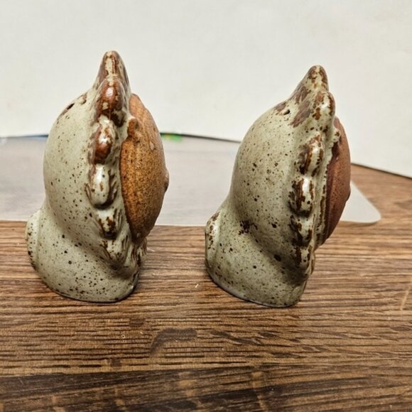 Vintage Stoneware Lion Salt  Pepper Shakers - Picture 4 of 5